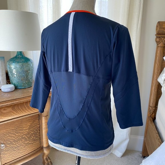 Nike Dri-Fit Reflective Quarter Zip Top - Picture 6 of 11